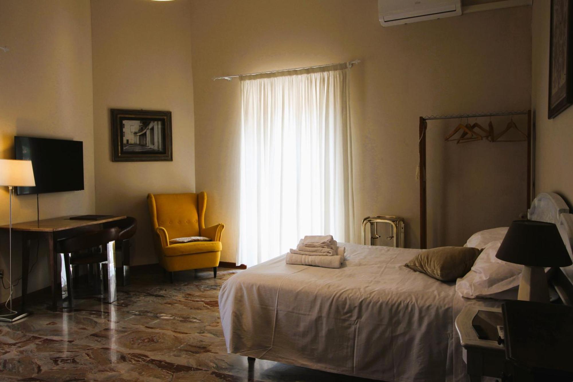 Le Stanze Dei Doria Hotel วัลมนโตเน ภายนอก รูปภาพ