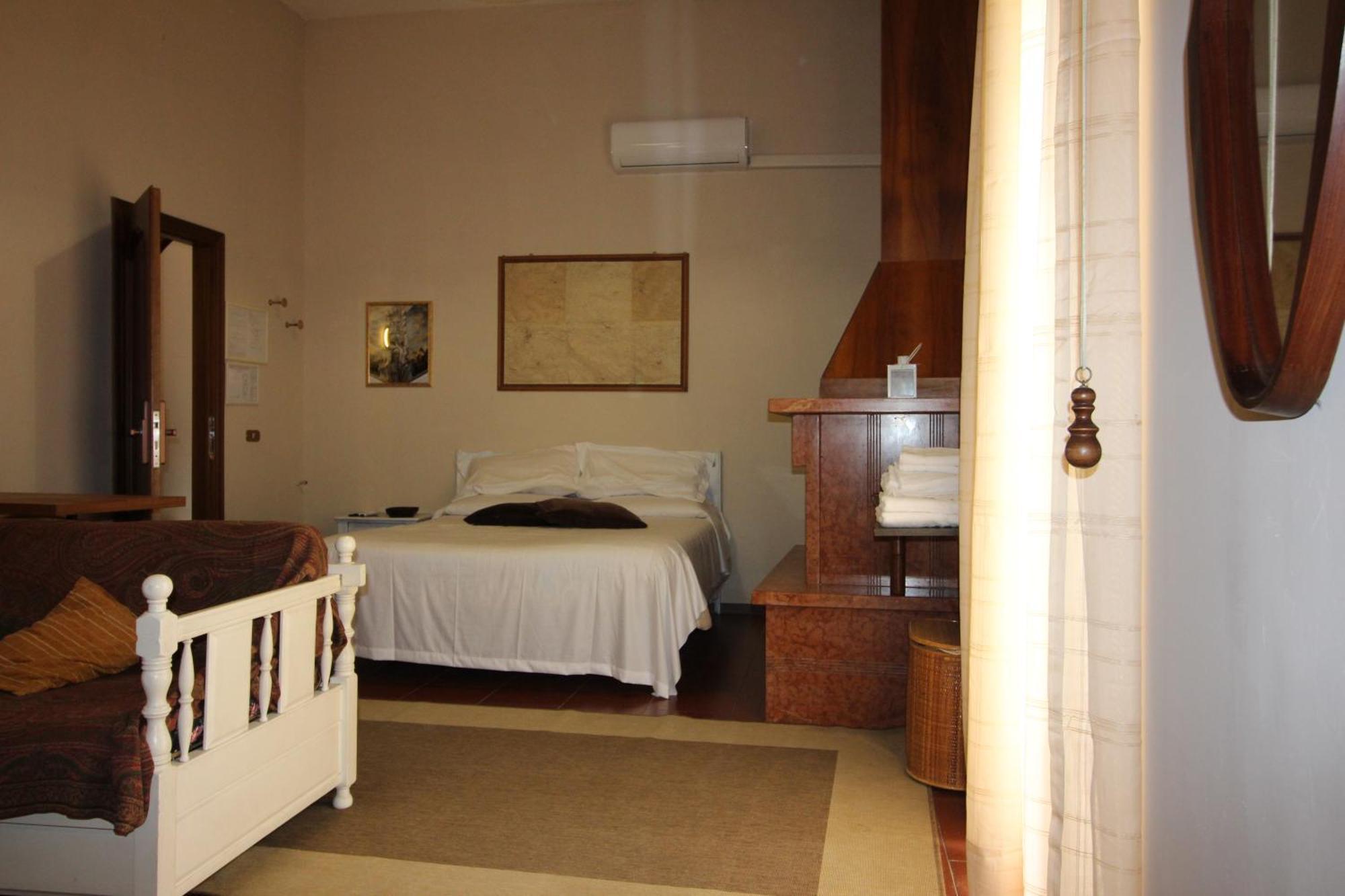 Le Stanze Dei Doria Hotel วัลมนโตเน ภายนอก รูปภาพ
